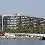 리조트 Nirvana Cosmopolitan - Convention & Sports Center 5*