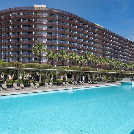 Nirvana Cosmopolitan - Convention&sports Center 5*
