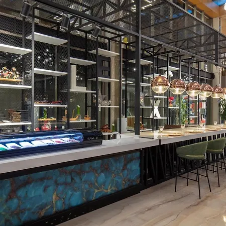 Nirvana Cosmopolitan - Convention&sports Center 5*