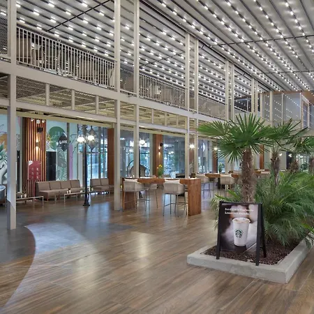 Nirvana Cosmopolitan - Convention&sports Center Resort 5*