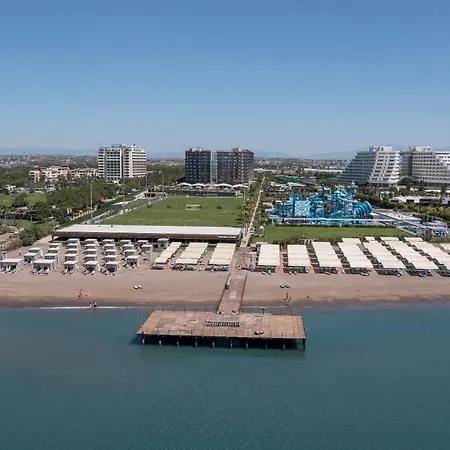 Nirvana Cosmopolitan - Convention&sports Center