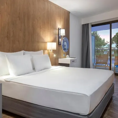 Nirvana Cosmopolitan - Convention & Sports Center Resort Antalya
