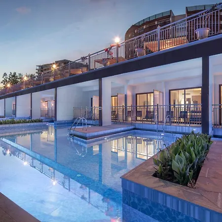 Nirvana Cosmopolitan - Convention & Sports Center 5* Antalya