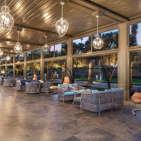 Nirvana Cosmopolitan - Convention & Sports Center リゾート 5*