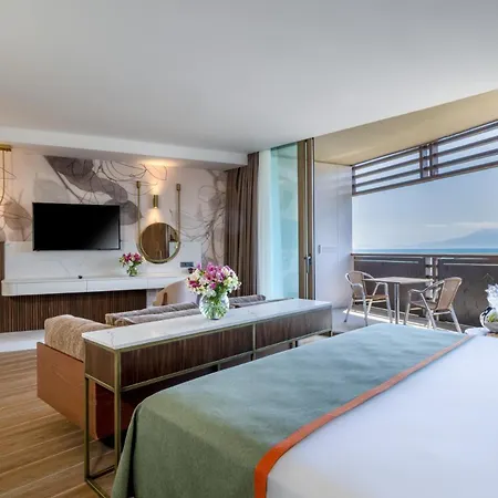 Nirvana Cosmopolitan - Convention & Sports Center 5*
