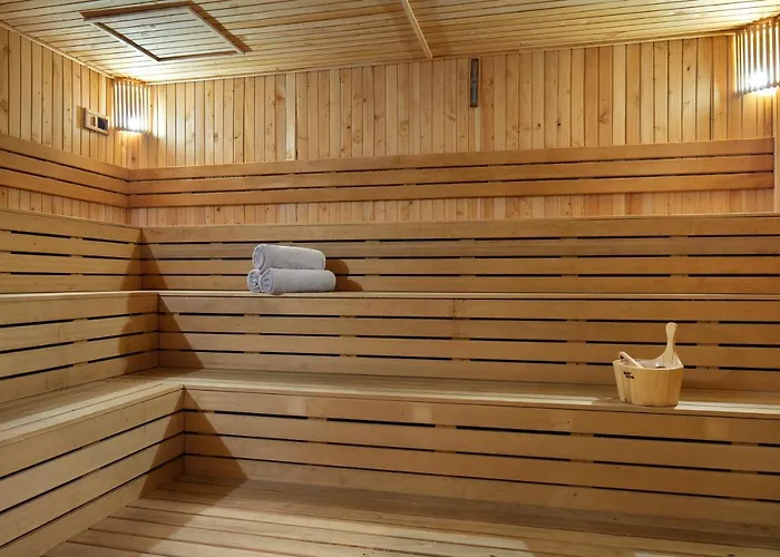 Nirvana Cosmopolitan - Convention & Sports Center Üdülőközpont 5*