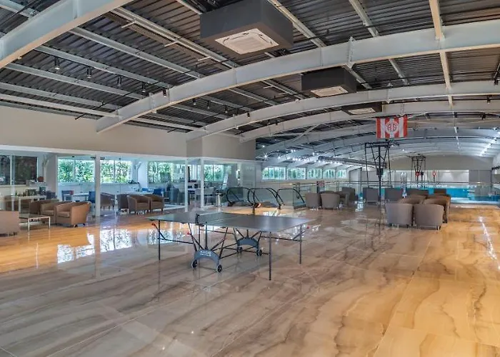 Üdülőközpont Nirvana Cosmopolitan - Convention & Sports Center Antalya