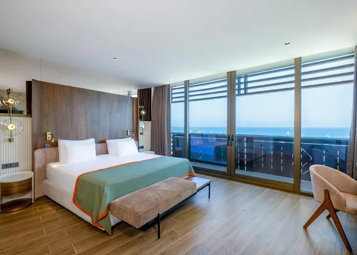 Üdülőközpont Nirvana Cosmopolitan - Convention & Sports Center 5*