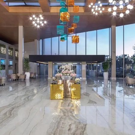 Курортный комплекс Nirvana Cosmopolitan - Convention & Sports Center