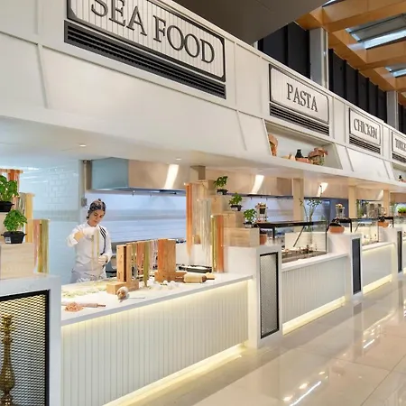 Курортный комплекс Nirvana Cosmopolitan - Convention & Sports Center 5*