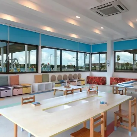 אתר נופש Nirvana Cosmopolitan - Convention & Sports Center