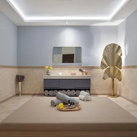 Nirvana Cosmopolitan Resort 5*