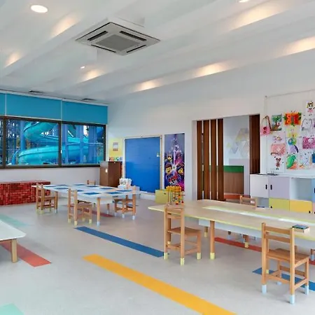 Nirvana Cosmopolitan - Convention & Sports Center אתר נופש