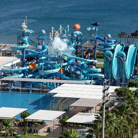 Θέρετρο Nirvana Cosmopolitan - Convention & Sports Center 5*