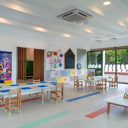 Nirvana Cosmopolitan - Convention & Sports Center אתר נופש אנטליה