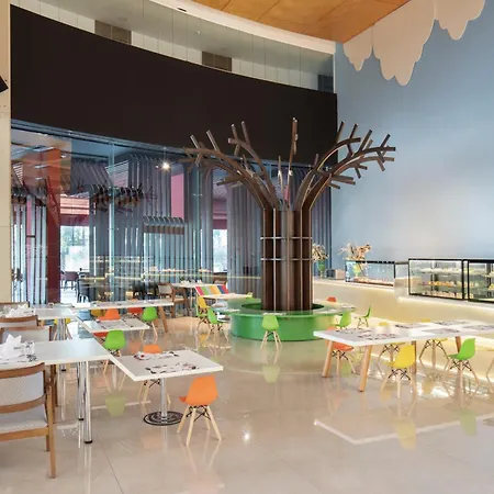 Nirvana Cosmopolitan - Convention & Sports Center Θέρετρο 5*