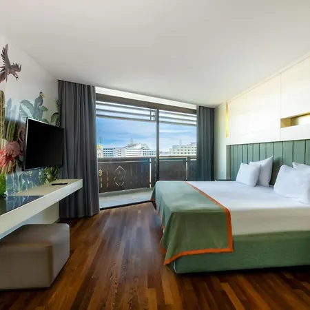 Курортный комплекс Nirvana Cosmopolitan - Convention & Sports Center