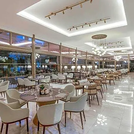 Nirvana Cosmopolitan 리조트 5*