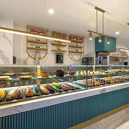 אתר נופש Nirvana Cosmopolitan - Convention & Sports Center אנטליה
