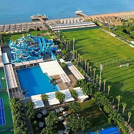 אתר נופש Nirvana Cosmopolitan - Convention & Sports Center