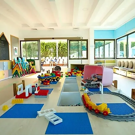 Nirvana Cosmopolitan - Convention & Sports Center אתר נופש 5*