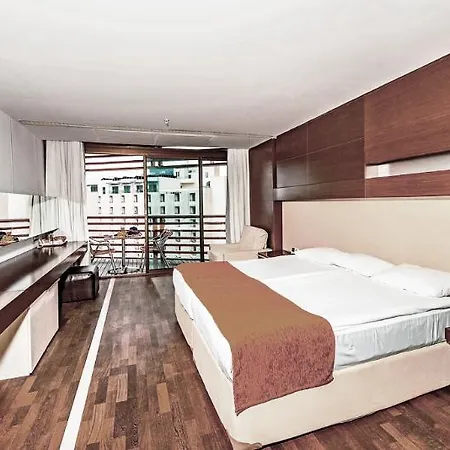 Nirvana Cosmopolitan Resort 5*