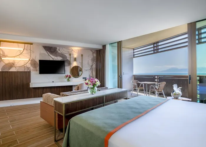 Nirvana Cosmopolitan - Convention & Sports Center 5*