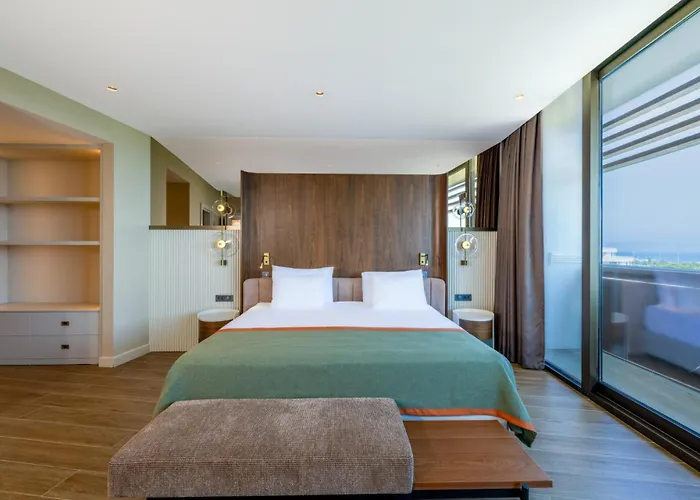 Nirvana Cosmopolitan - Convention & Sports Center 5* Antalya