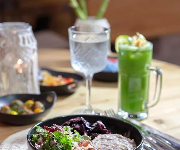 Nirvana Cosmopolitan - Convention & Sports Center リゾート